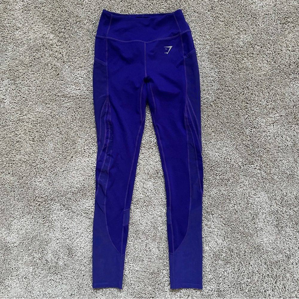 Gymshark Violet Activewear Leggings Size S side pockets mesh